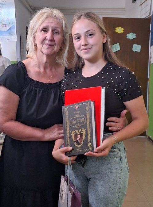 Подјела свједочанстава ученицима IX разреда