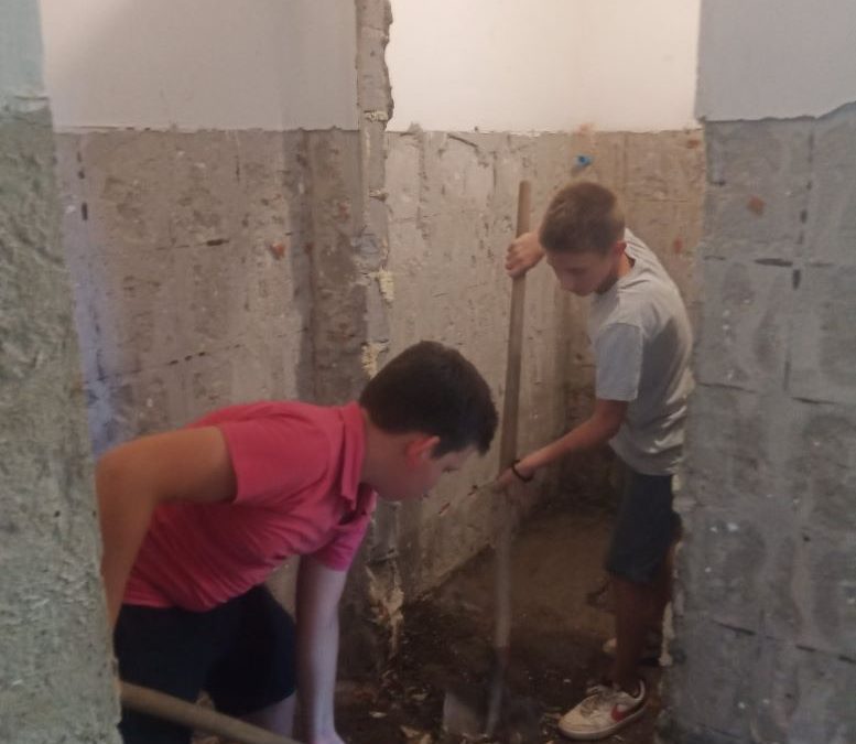 САНАЦИЈА САНИТАРНОГ ЧВОРА И РЕСТАУРАЦИЈА ПАРКЕТА