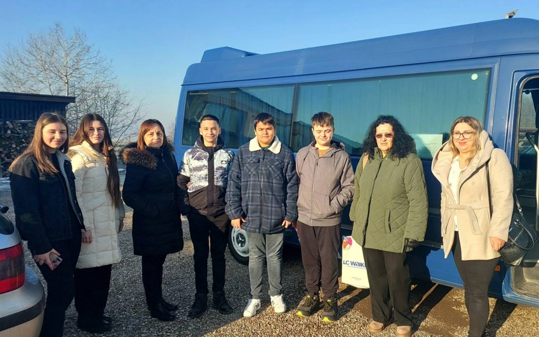 Одлазак наших ђака на пробу академије поводом Дана Републике