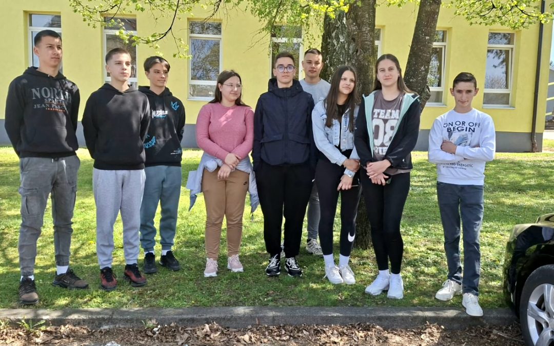 Деветаци на „Данима отворених врата“ у Центру средњих школа „Петар Кочић“ у Српцу